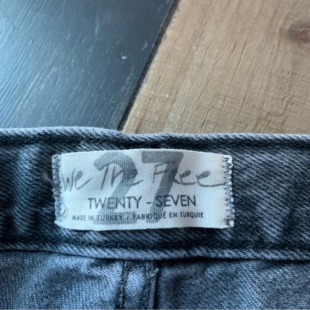 NWT Free People Maggie Mid-Rise Straight Jeans Distressed Denim Bottlerocket - Picture 12 of 13